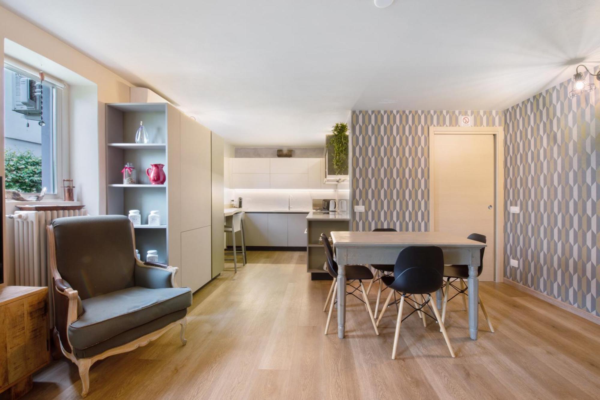 Aloha Lake Apartments Манделло-дель-Ларио Экстерьер фото